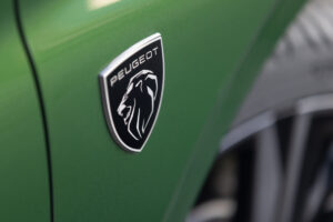 PEUGEOT 308 HYBRID (2)