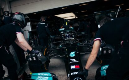 Nuovo motore per Hamilton: 5 posizioni in meno domenica