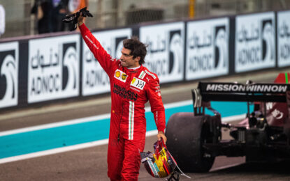 La Ferrari chiude il Mondiale col terzo posto di Sainz e nel Costruttori