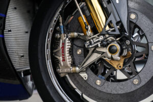 Brembo_high_mass_disc_and_GP4_details_MotoGP[1]
