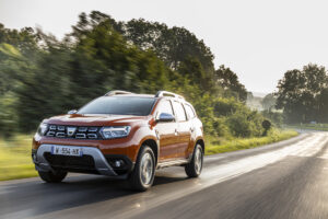 New Dacia Duster 4X2 – Arizona Orange tests drive