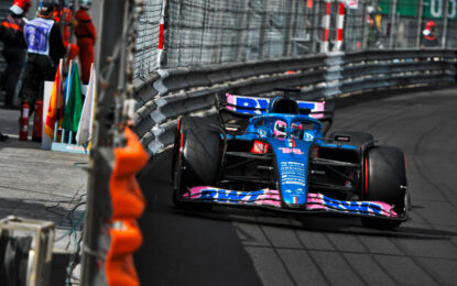Punti a Monaco per Alonso, che non molla e resiste ad Hamilton