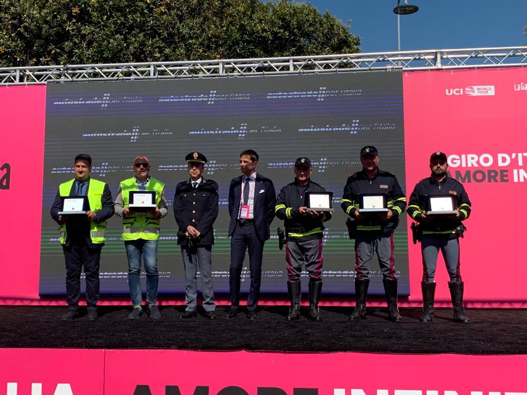 Eroi della Sicurezza: al Giro con Polizia di Stato e Autostrade per l’Italia